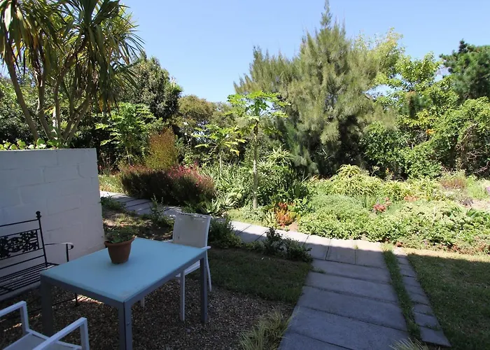 Alphen Drive Apartments